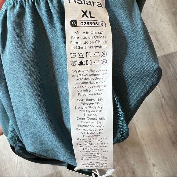 HALARA Breezeful High Waisted Crossover Pocket Quick Dry Capri Pants size XL NWT - Picture 6 of 9